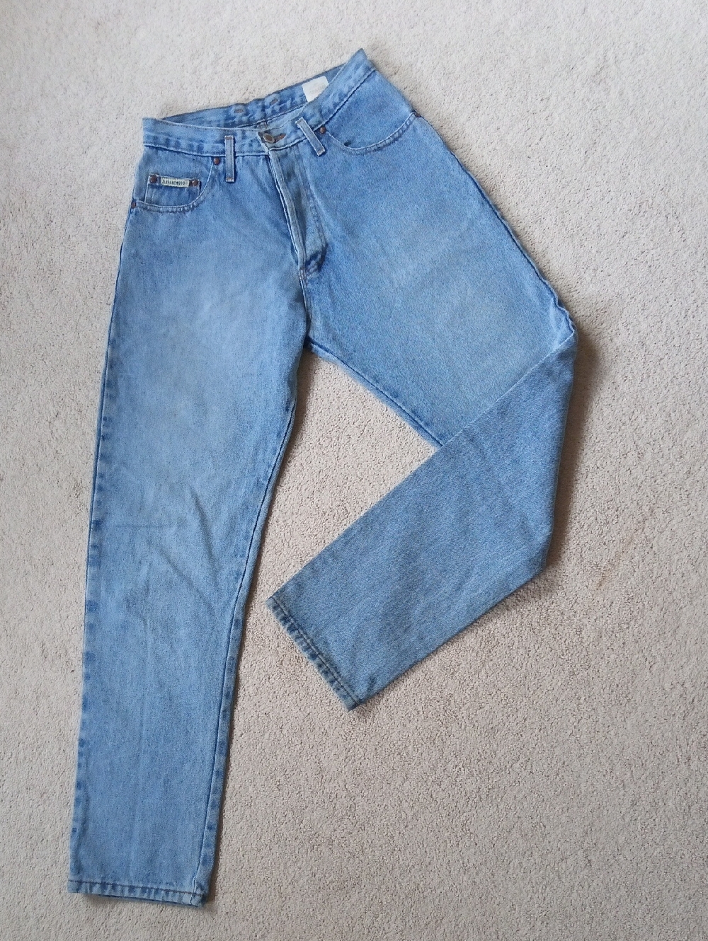 🇨🇦 Made In Canada • Hi-Rise Mom Jeans • Button Fly • Cotton • LtWash Blue• VTG